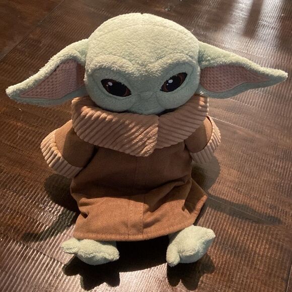 Scentsy Buddy The Mandalorian Star Wars Baby Yoda Plush w/ scent bag - Picture 2 of 8